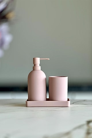 Pink Plastic Bathroom Accessories (Set Of 3) by Mason Home