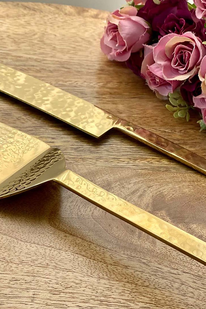 Gold Artisan Hammered Cake Serving Set (Set of 2) by Mason Home at Pernia's Pop Up Shop