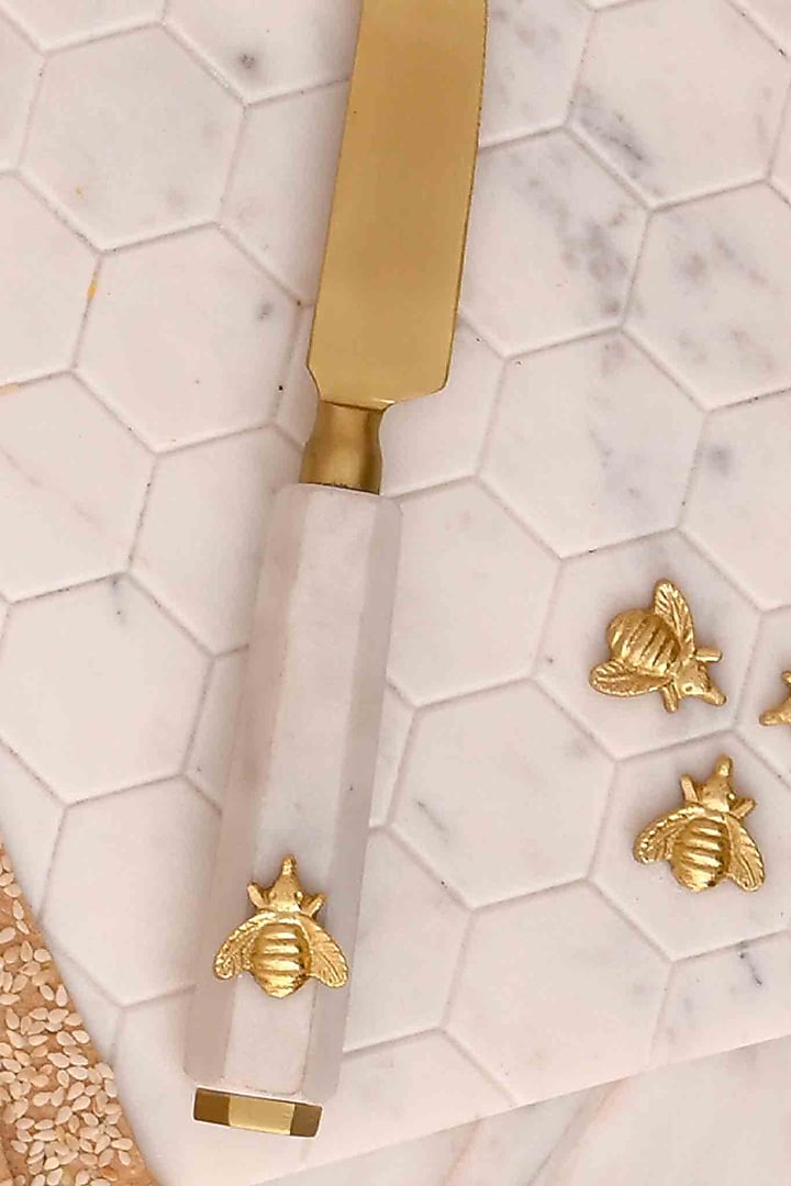 Honeycomb & Bee Luxe Marble Cheese Platter With Knife (Set of 2) by Mason Home at Pernia's Pop Up Shop