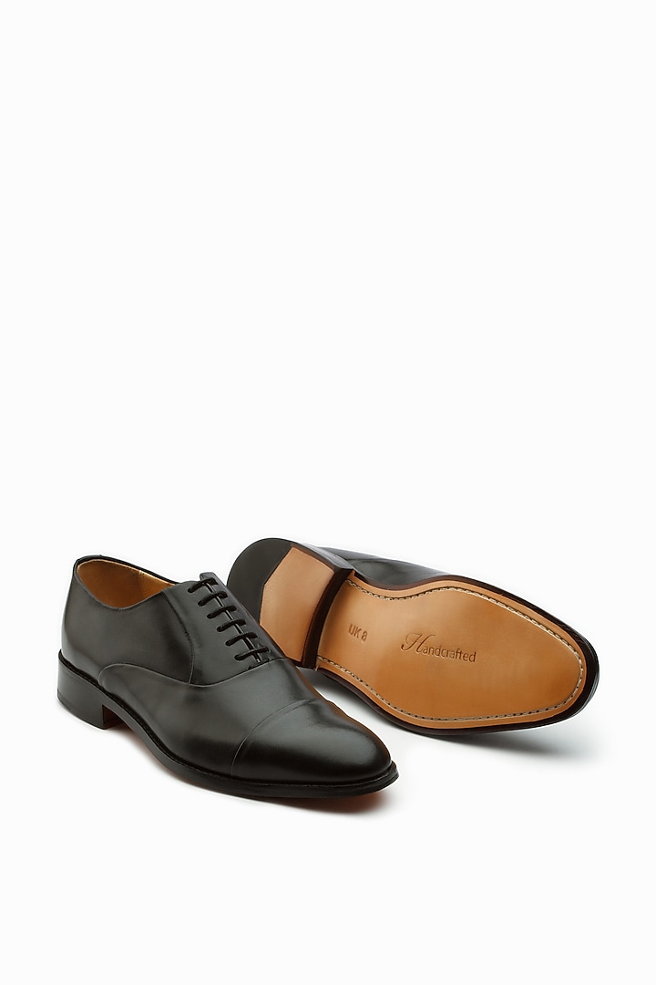 Black Calf Leather Oxford Shoes by 3DM Lifestyle at Pernia display picture 3