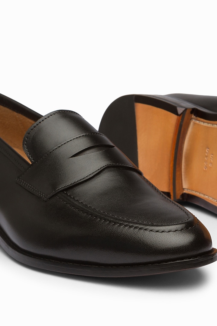 Black Handcrafted Leather Loafers by 3DM Lifestyle at Pernia's Pop Up Shop
