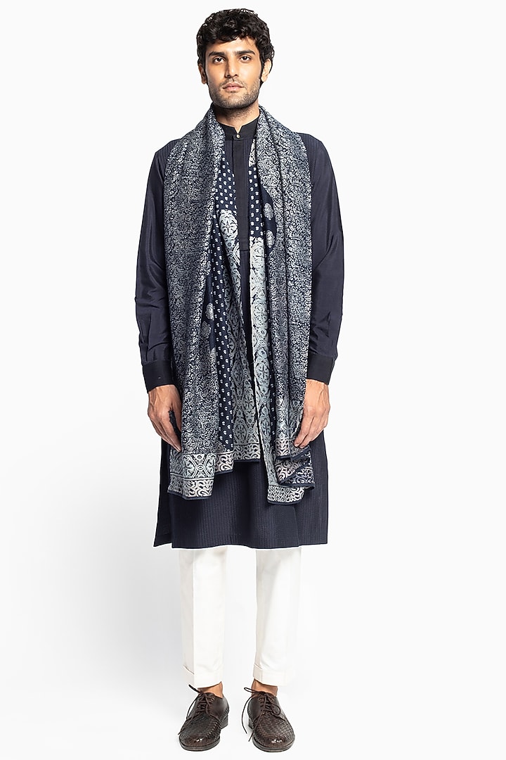 Space Blue Kantha Silk Textured Kurta Set by Divyam Mehta Men at Pernia's Pop Up Shop