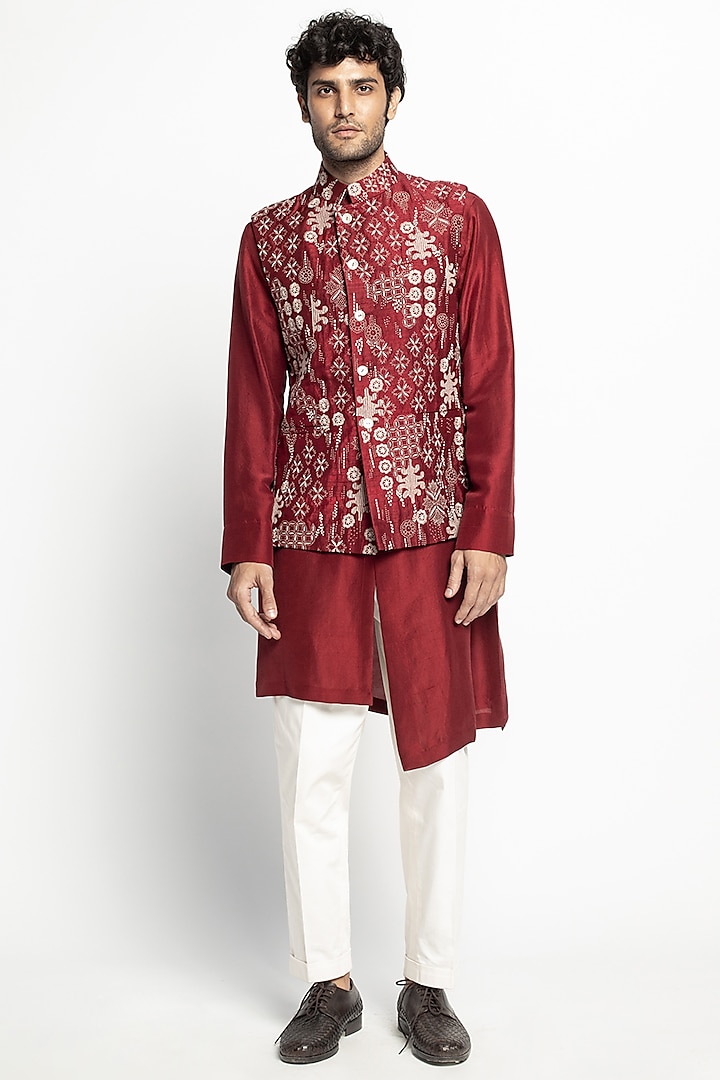 Maroon Cotton Kantha Embroidered Bundi Jacket Set by Divyam Mehta Men