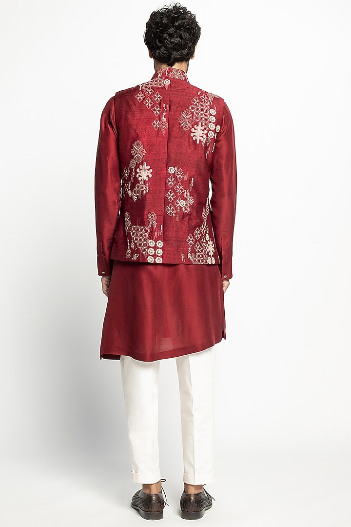 Maroon Cotton Kantha Embroidered Nehru Jacket Set by Divyam Mehta Men at Pernia's Pop Up Shop