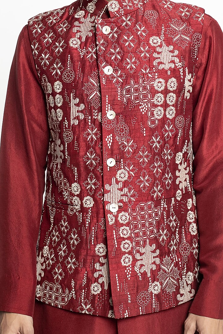 Maroon Cotton Kantha Embroidered Nehru Jacket Set by Divyam Mehta Men at Pernia's Pop Up Shop