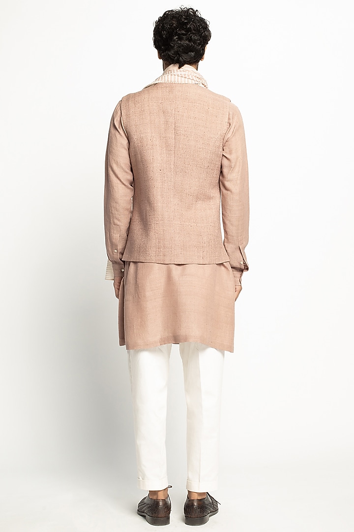 Blush Pink & White Matka Silk Bundi Jacket Set by Divyam Mehta Men at Pernia's Pop Up Shop