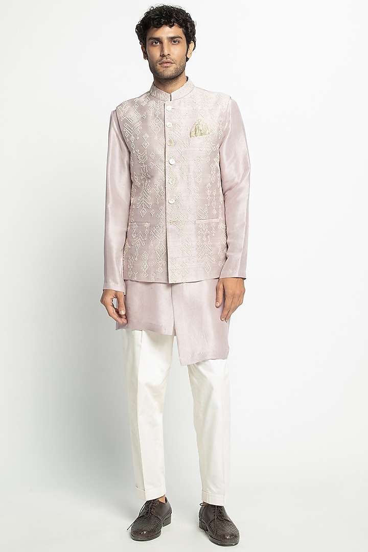 Lilac & White Embroidered Sadri Bundi Jacket Set by Divyam Mehta Men