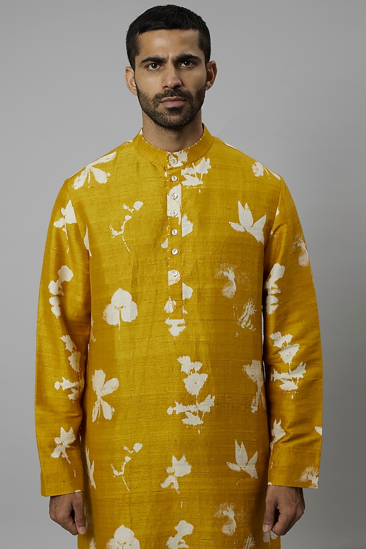 Yellow Raw Silk & Katan Silk Printed Kurta Set by Divyam Mehta Men at Pernia's Pop Up Shop