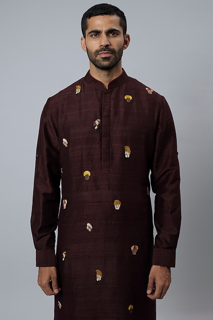 Falsa Raw Silk & Katan Silk Embroidered Kurta Set by Divyam Mehta Men at Pernia's Pop Up Shop
