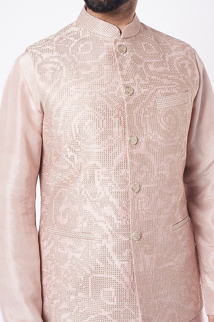 Blush Pink Raw Silk Aari Embroidered Bundi Jacket Set by Divyam Mehta Men at Pernia's Pop Up Shop