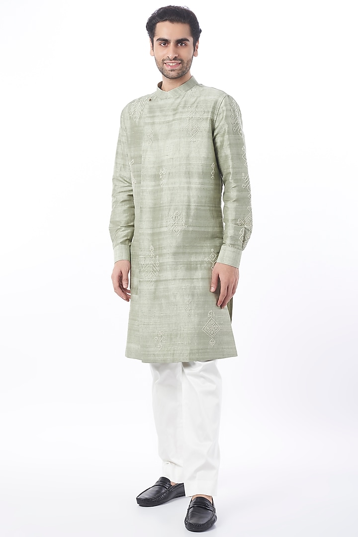 Saunf Embroidered Kurta Set by Divyam Mehta Men