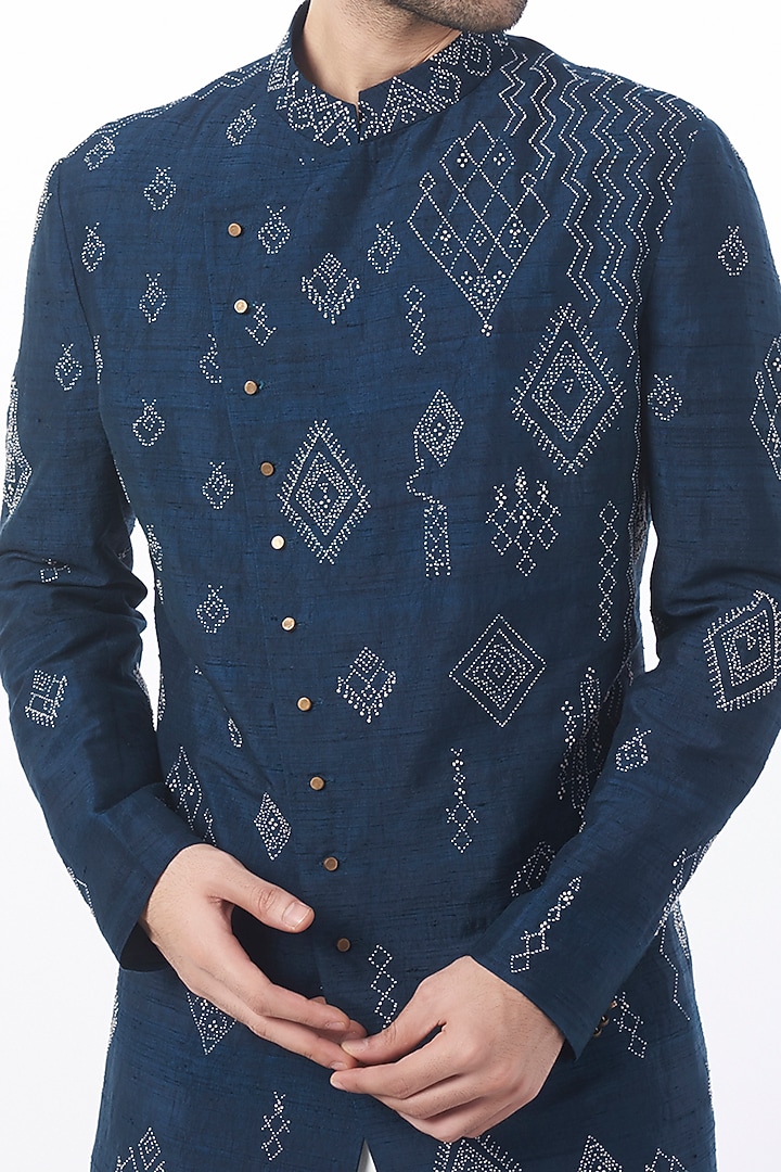 Dark Indigo Raw Silk Embroidered Kurta Set by Divyam Mehta Men at Pernia's Pop Up Shop