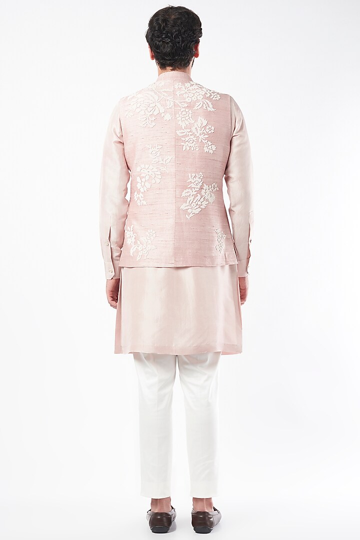 Blush Pink Silk Embroidered Bundi Jacket Set by Divyam Mehta Men at Pernia's Pop Up Shop