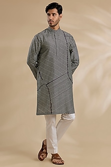 product-color-Black
