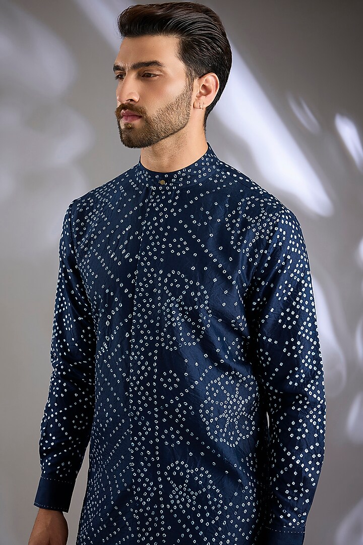 Midnight Blue Matka Silk Kurta Set by Divyam Mehta Men at Pernia's Pop Up Shop