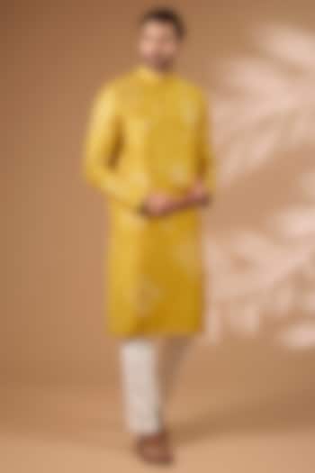 Haldi Yellow Raw Silk Kurta Set by Divyam Mehta Men at Pernia's Pop Up Shop