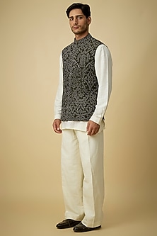 product-color-Black