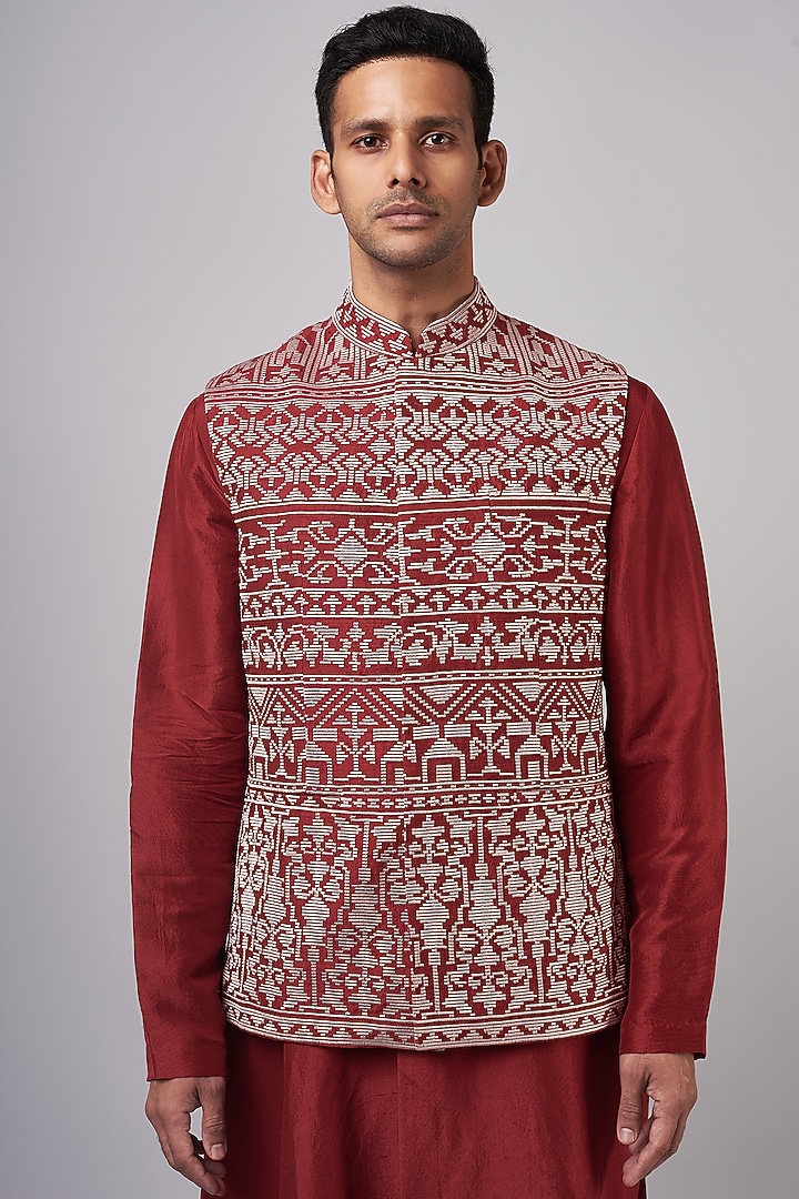 Red Raw Silk Bundi Jacket Set by Divyam Mehta Men at Pernia's Pop Up Shop