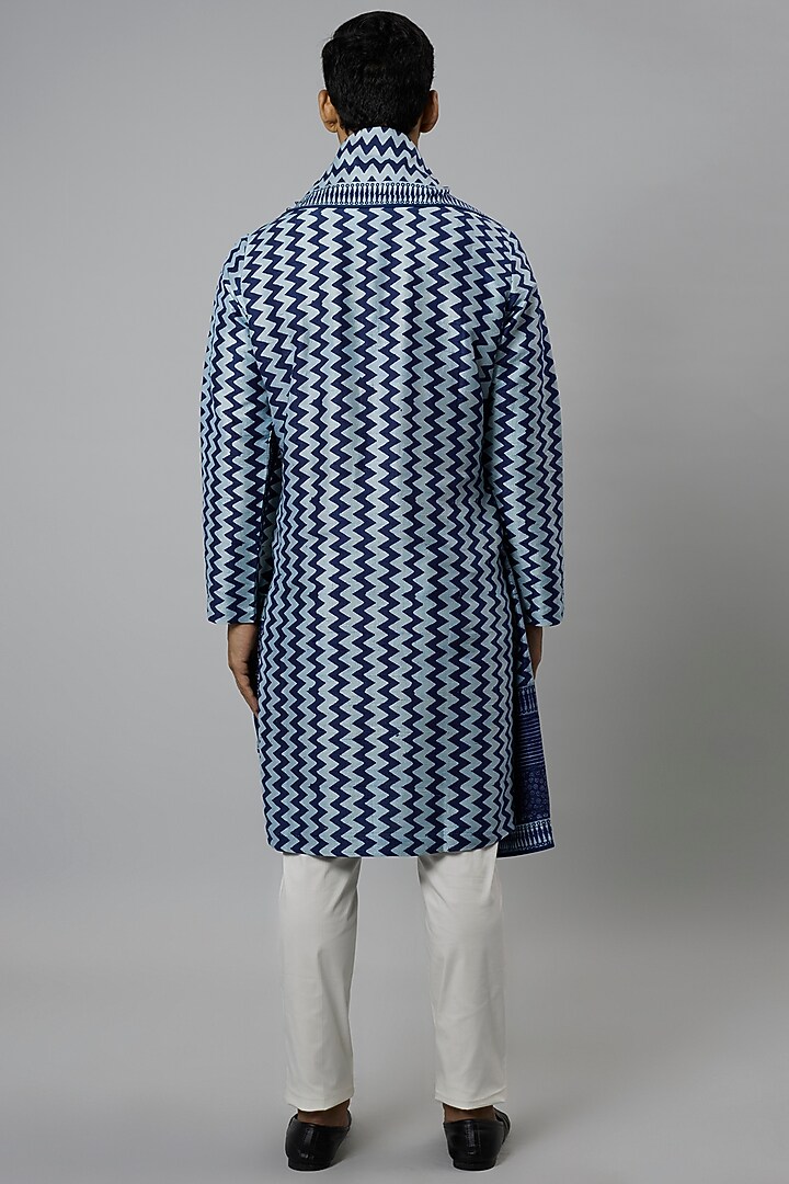 Blue Raw Silk Printed Kurta Set by Divyam Mehta Men at Pernia's Pop Up Shop