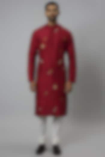 Red Raw Silk & Katan Silk Embroidered Kurta Set by Divyam Mehta Men at Pernia's Pop Up Shop