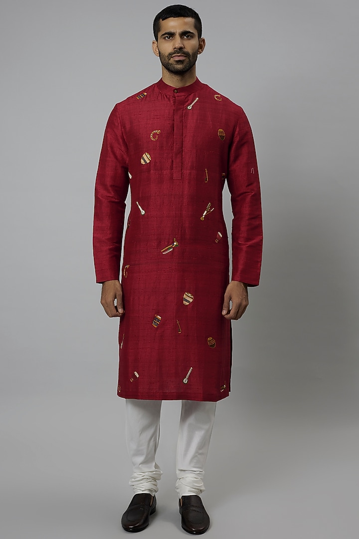 Red Raw Silk & Katan Silk Embroidered Kurta Set by Divyam Mehta Men at Pernia's Pop Up Shop