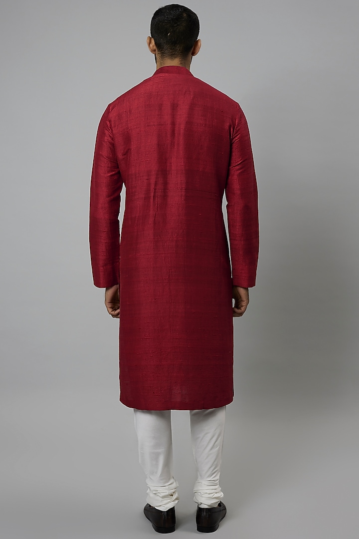 Red Raw Silk & Katan Silk Embroidered Kurta Set by Divyam Mehta Men at Pernia's Pop Up Shop