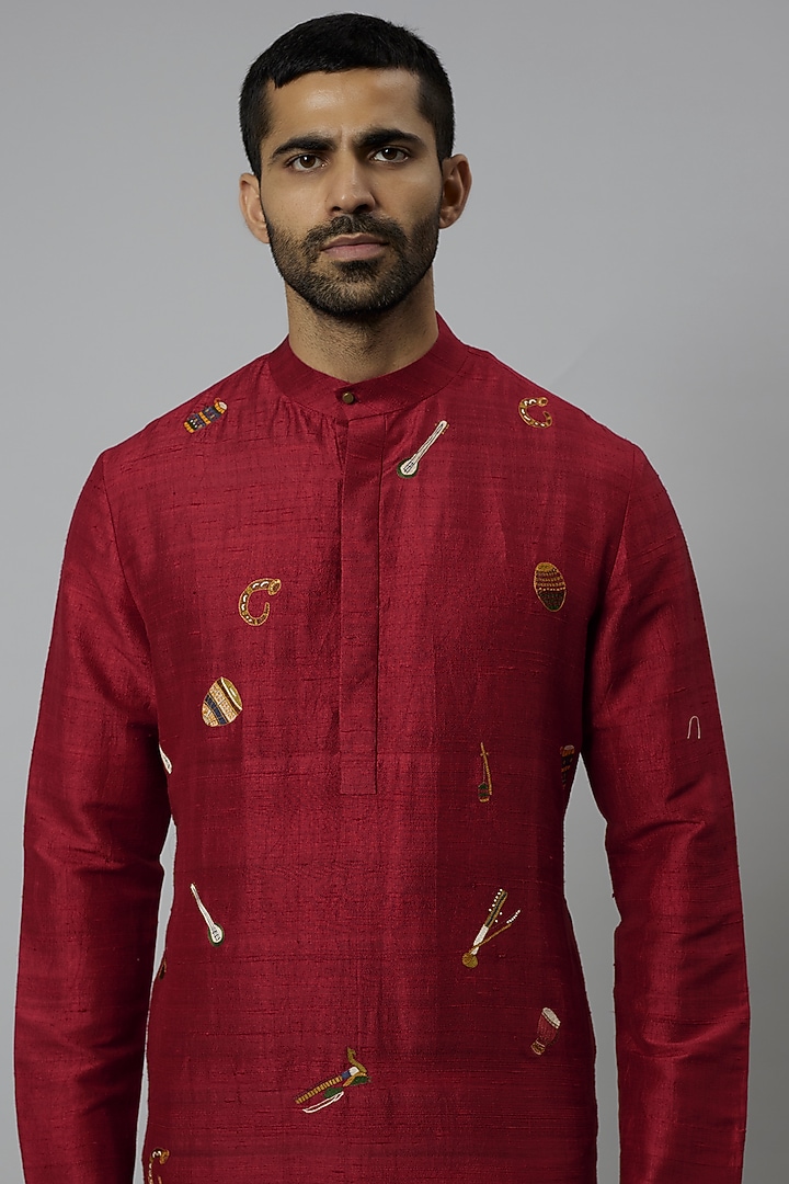 Red Raw Silk & Katan Silk Embroidered Kurta Set by Divyam Mehta Men at Pernia's Pop Up Shop