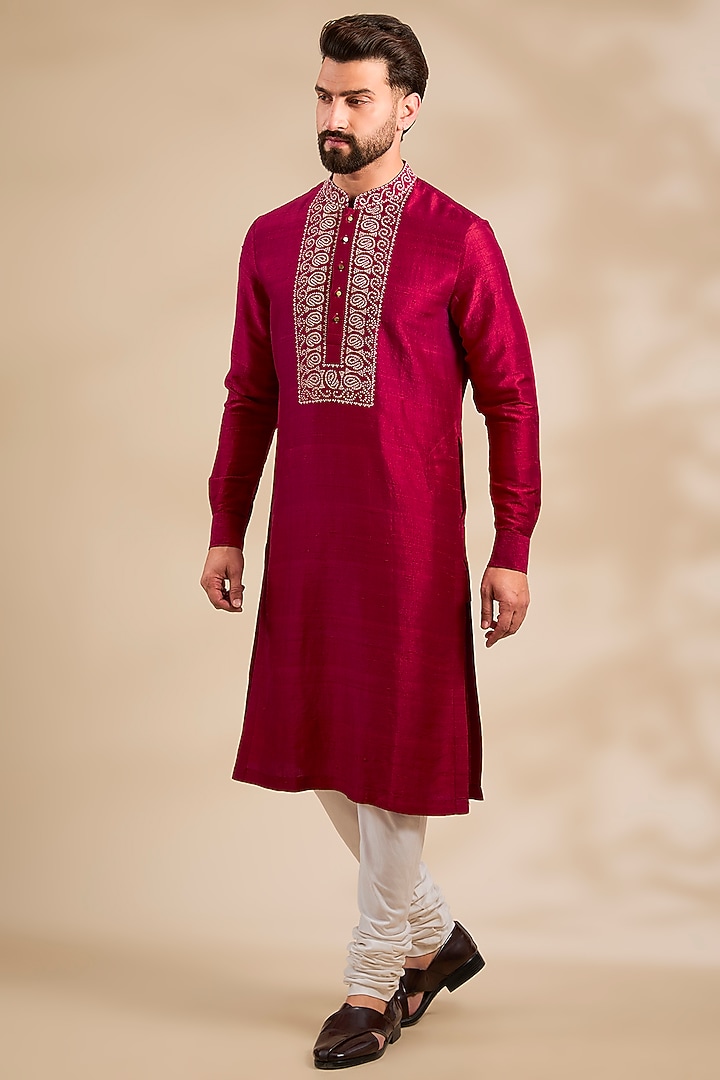 Pink Cotton Silk Thread Embroidered Kurta by Divyam Mehta Men at Pernia's Pop Up Shop