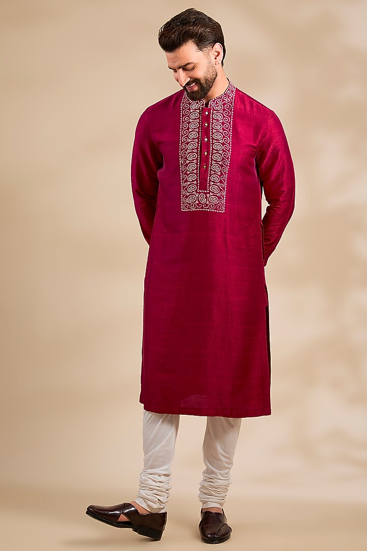 Pink Cotton Silk Thread Embroidered Kurta by Divyam Mehta Men at Pernia's Pop Up Shop