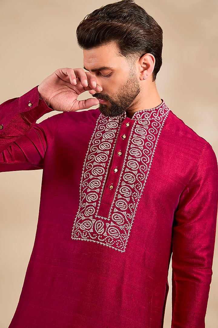 Pink Cotton Silk Thread Embroidered Kurta by Divyam Mehta Men at Pernia's Pop Up Shop