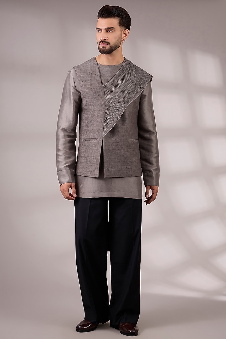 Grey Matka Silk Bundi Jacket Set by Divyam Mehta Men at Pernia's Pop Up Shop