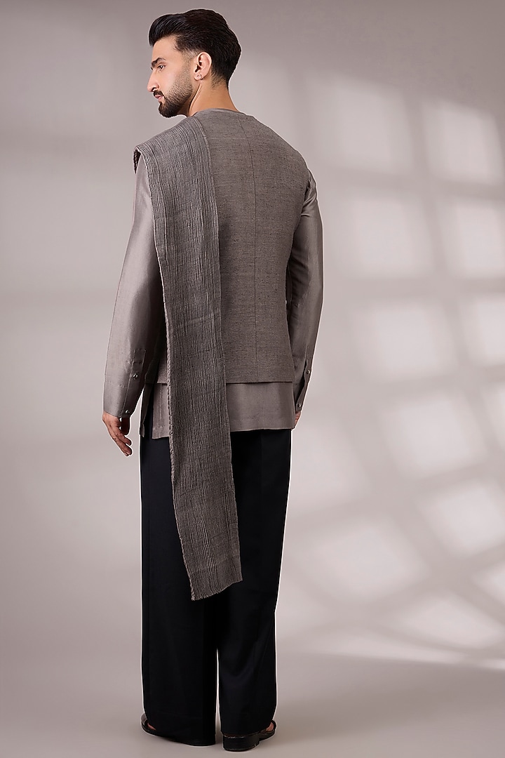 Grey Matka Silk Bundi Jacket Set by Divyam Mehta Men at Pernia's Pop Up Shop