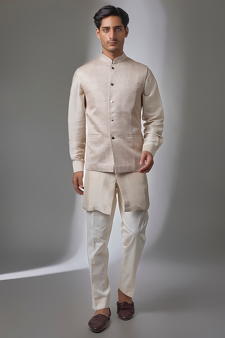 Silver Matka Silk Bundi Jacket Set by Divyam Mehta Men at Pernia's Pop Up Shop