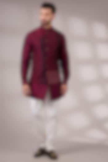 Falsa Matka Silk Bundi Jacket Set by Divyam Mehta Men at Pernia's Pop Up Shop