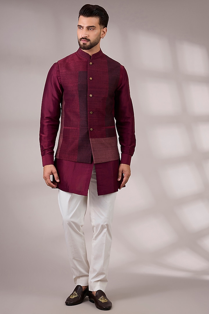 Falsa Matka Silk Bundi Jacket Set by Divyam Mehta Men at Pernia's Pop Up Shop