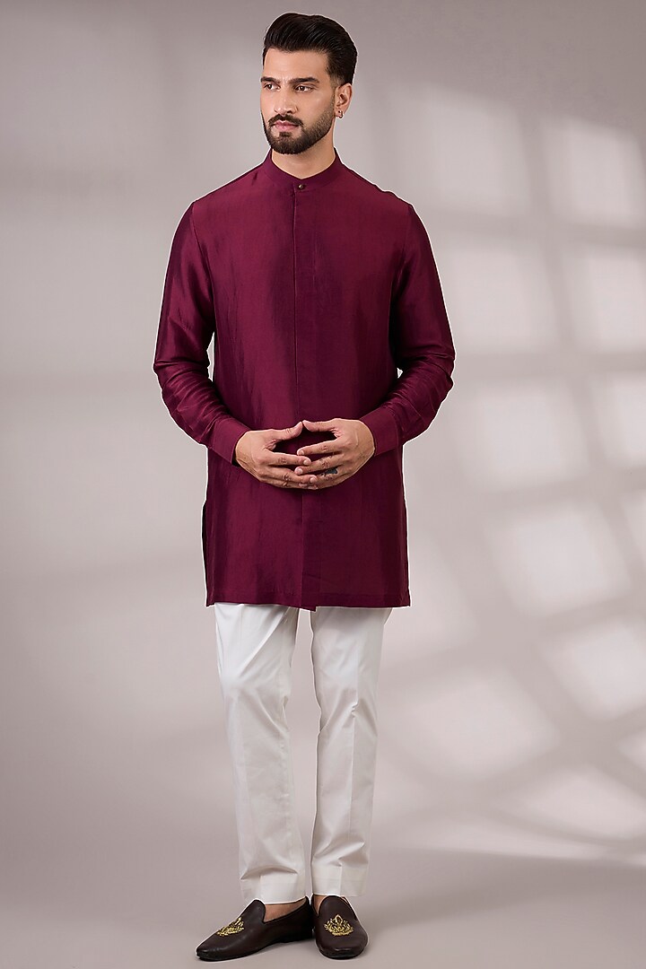 Falsa Matka Silk Bundi Jacket Set by Divyam Mehta Men at Pernia's Pop Up Shop