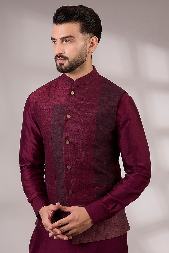 Falsa Matka Silk Bundi Jacket Set by Divyam Mehta Men at Pernia's Pop Up Shop