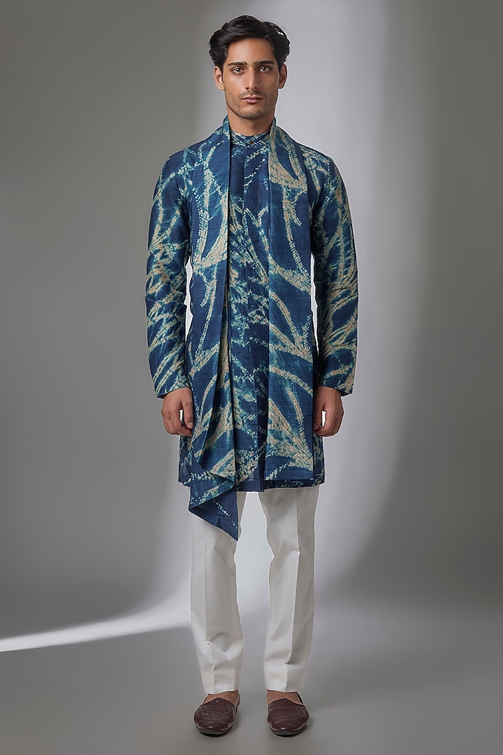 Midnight Blue Matka Silk Kurta Set by Divyam Mehta Men at Pernia's Pop Up Shop