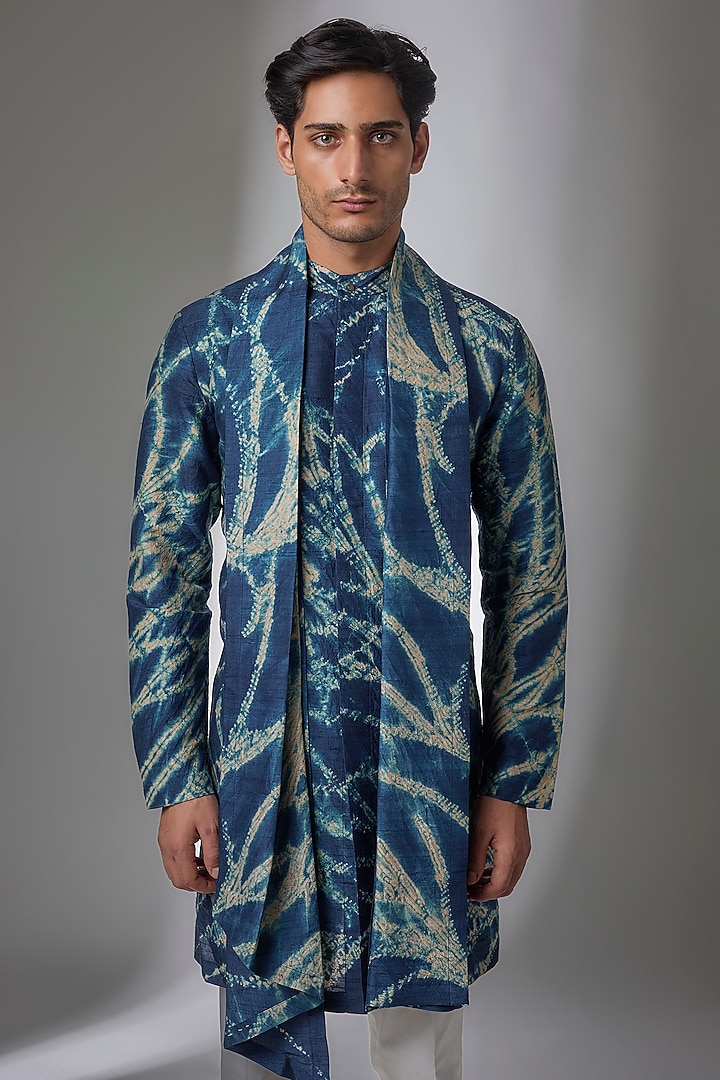 Midnight Blue Matka Silk Kurta Set by Divyam Mehta Men at Pernia's Pop Up Shop