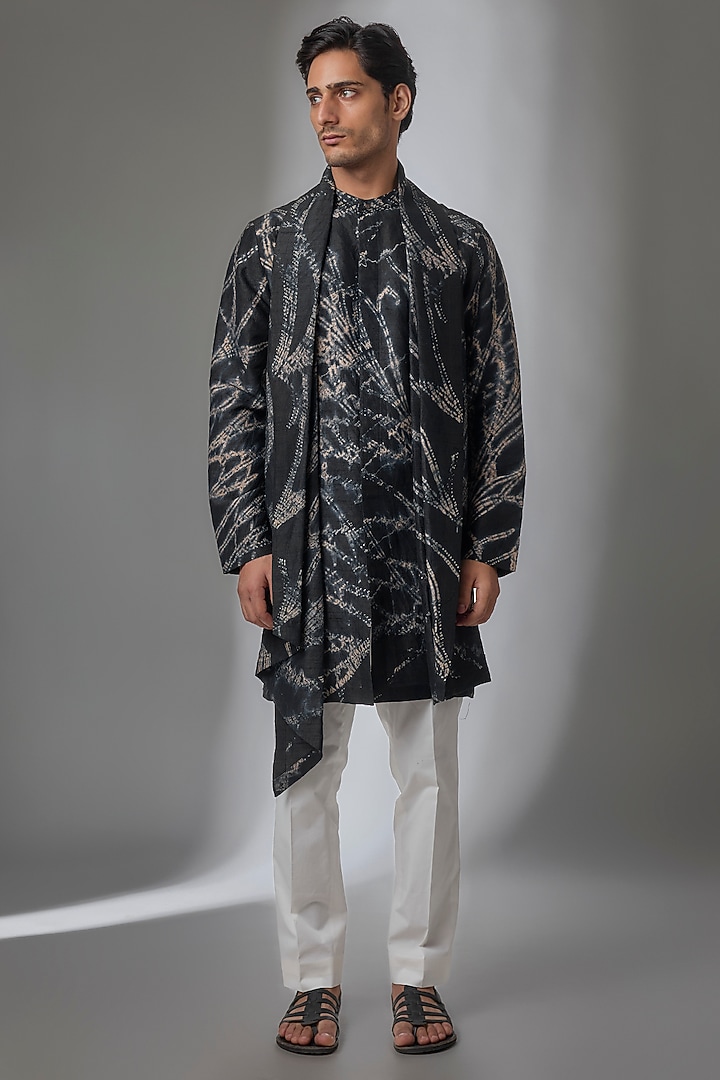 Black Matka Silk Kurta Set by Divyam Mehta Men at Pernia's Pop Up Shop