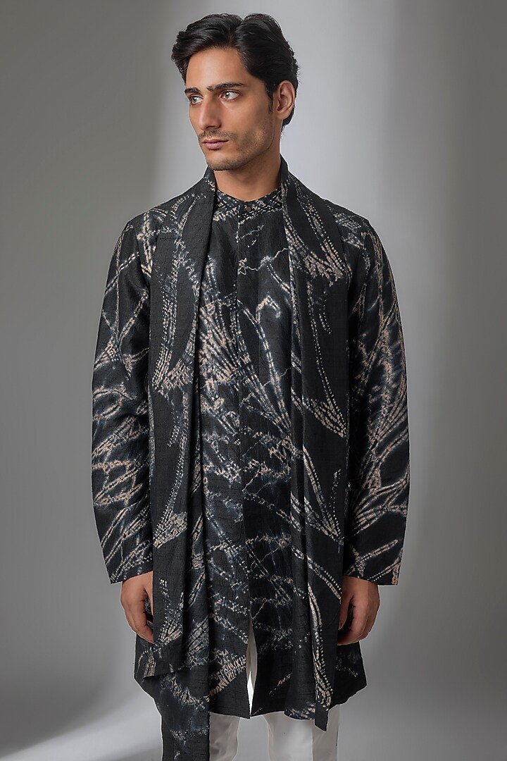 Black Matka Silk Kurta Set by Divyam Mehta Men at Pernia's Pop Up Shop