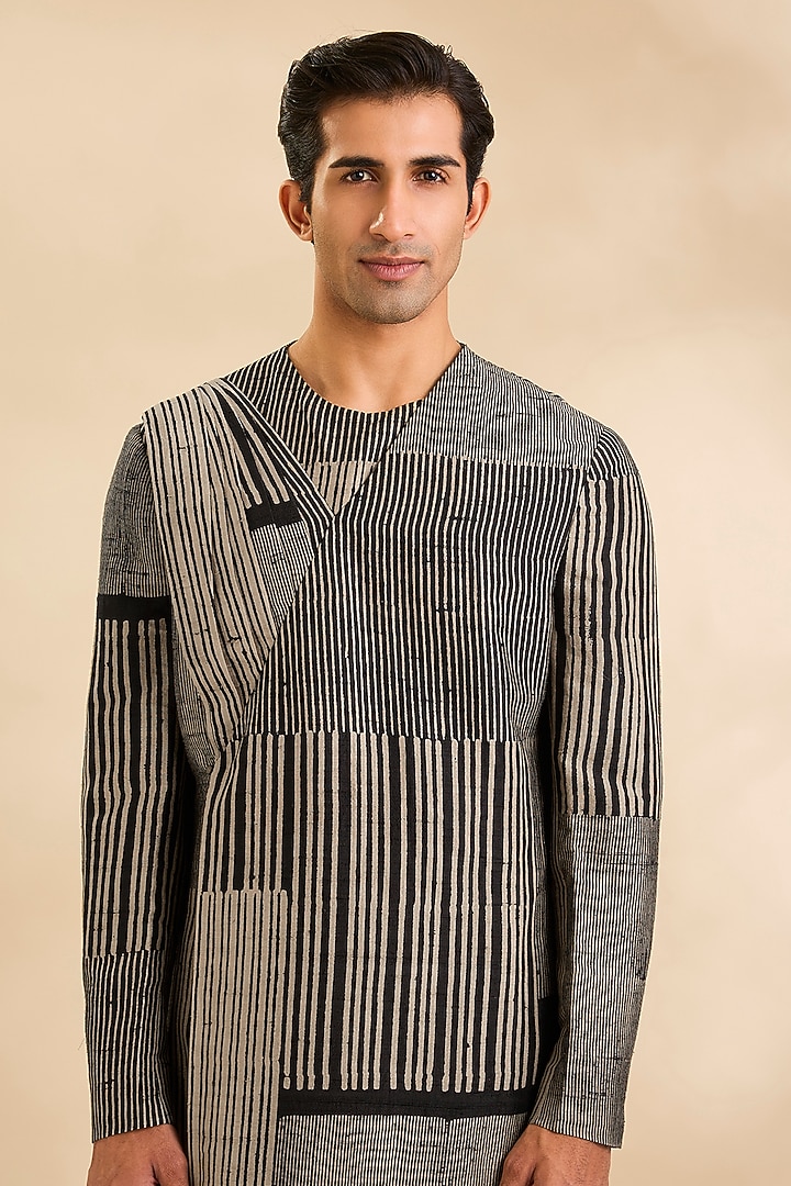 Black & Beige Raw Silk Kurta Set by Divyam Mehta Men at Pernia's Pop Up Shop