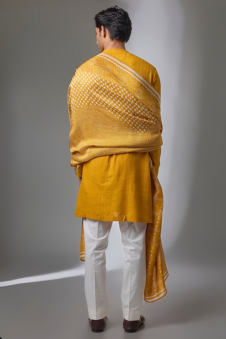 Haldi-Yellow Matka Silk Kurta Set by Divyam Mehta Men at Pernia's Pop Up Shop