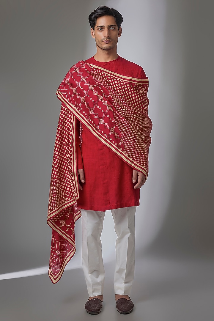 Valentine Red Matka Silk Kurta Set by Divyam Mehta Men at Pernia's Pop Up Shop
