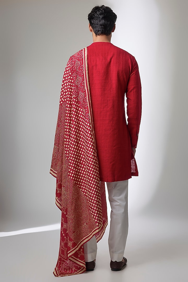 Valentine Red Matka Silk Kurta Set by Divyam Mehta Men at Pernia's Pop Up Shop