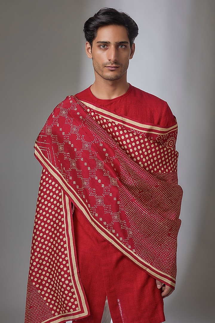 Valentine Red Matka Silk Kurta Set by Divyam Mehta Men at Pernia's Pop Up Shop