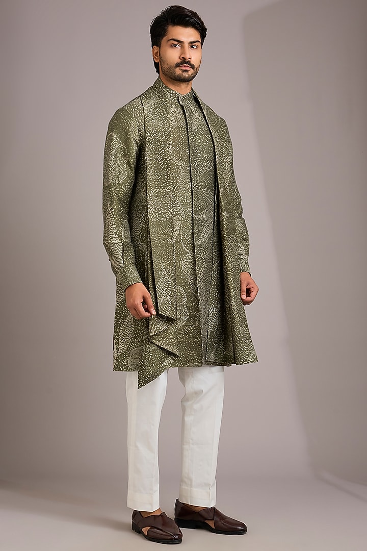 Artichoke Matka Silk Kurta Set by Divyam Mehta Men at Pernia's Pop Up Shop