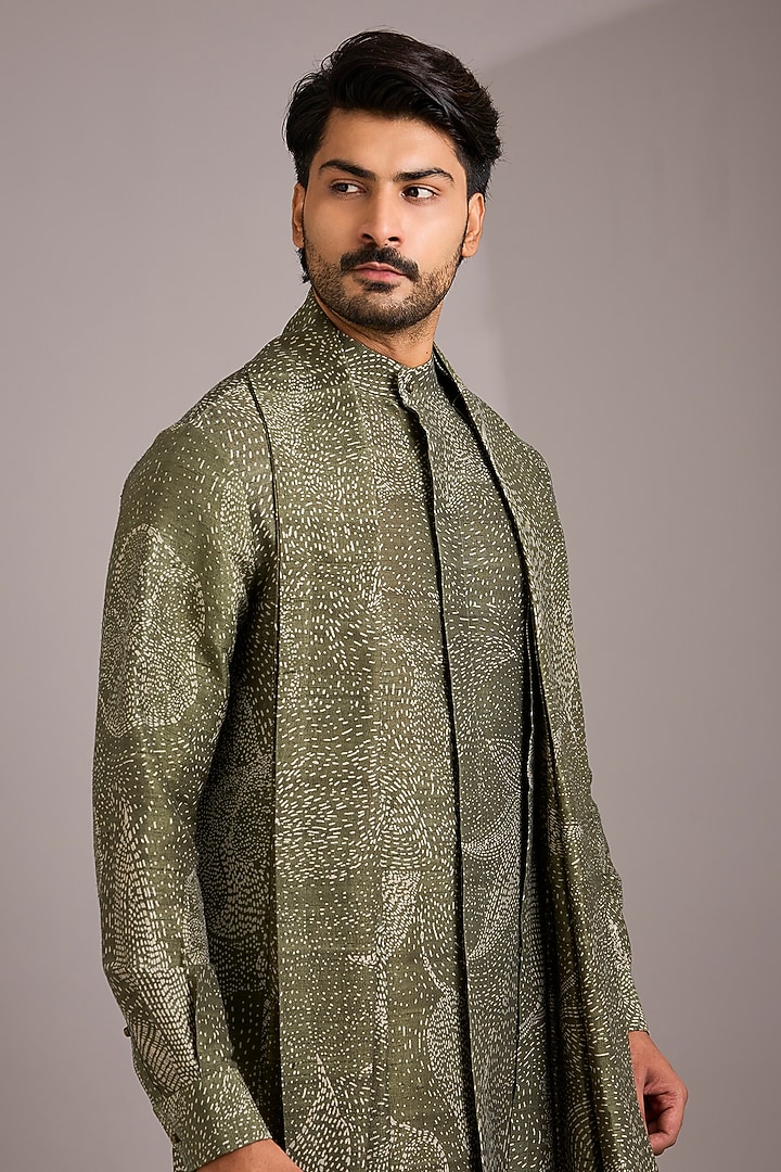 Artichoke Matka Silk Kurta Set by Divyam Mehta Men at Pernia's Pop Up Shop