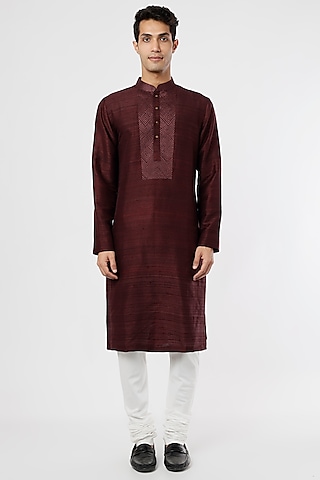 Falsa Textured Kurta Set by Divyam Mehta Men