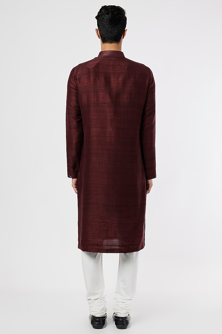 Falsa Textured Kurta Set by Divyam Mehta Men at Pernia's Pop Up Shop